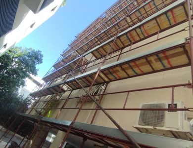 פיגומי זקפים מקצועיים להשכרה – יציבות ובטיחות לכל גובה - פיגומים וחבלים