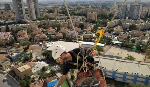 רטיבות בקיר החיצוני: מה גורם לה ואיך מטפלים בבעיה מהשורש?